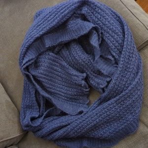 Alessandra Bacci Firenze purple periwinkle color scarf